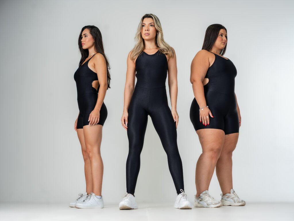 tres modelos roupa fitness